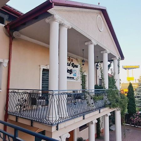 Hotel Rezydencja Rosa Przemyśl Buitenkant foto