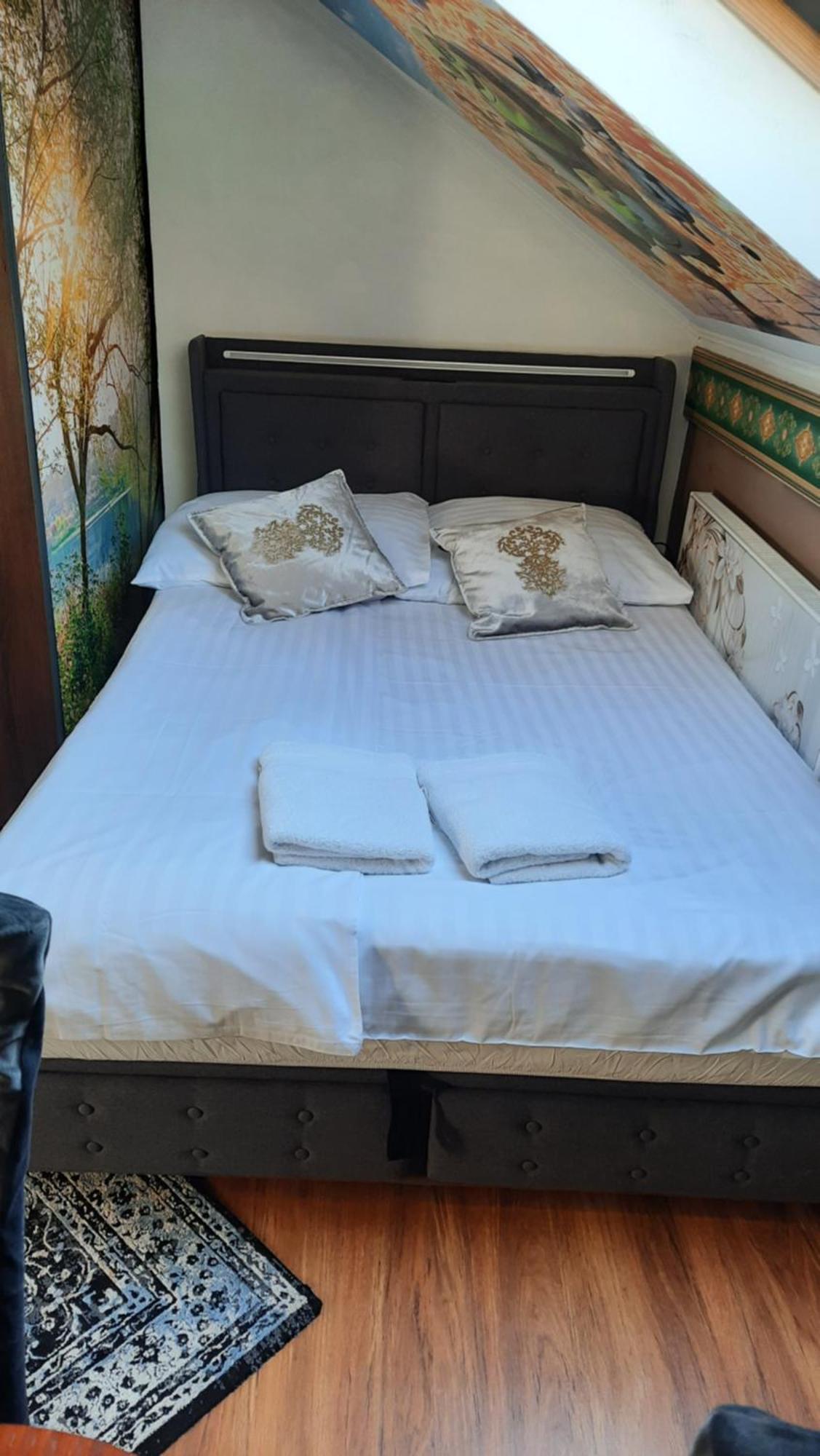 Hotel Rezydencja Rosa Przemyśl Buitenkant foto