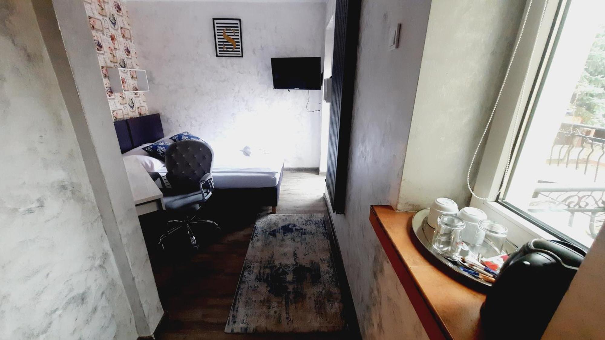 Hotel Rezydencja Rosa Przemyśl Buitenkant foto