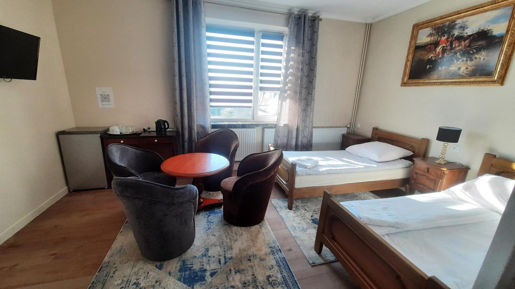 Hotel Rezydencja Rosa Przemyśl Buitenkant foto