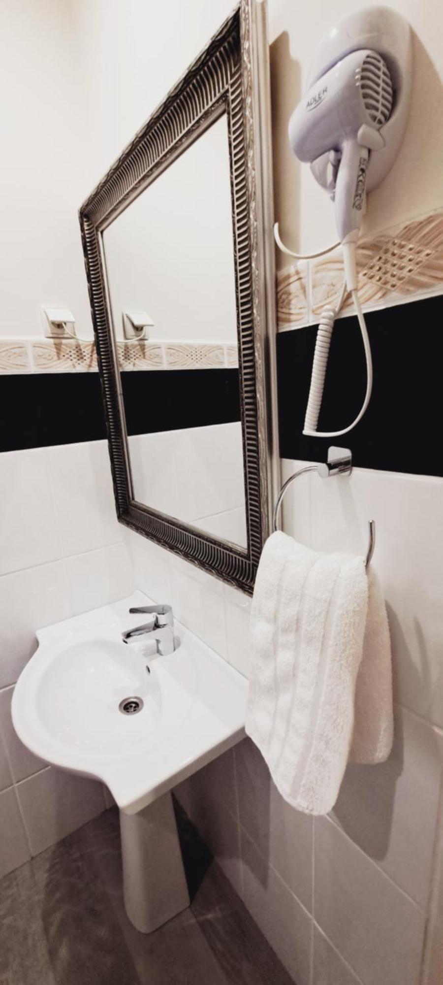 Hotel Rezydencja Rosa Przemyśl Buitenkant foto