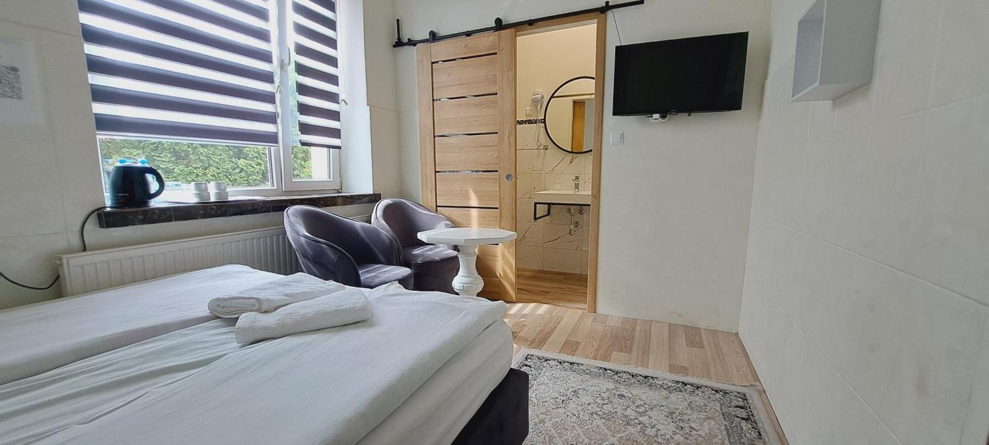 Hotel Rezydencja Rosa Przemyśl Buitenkant foto