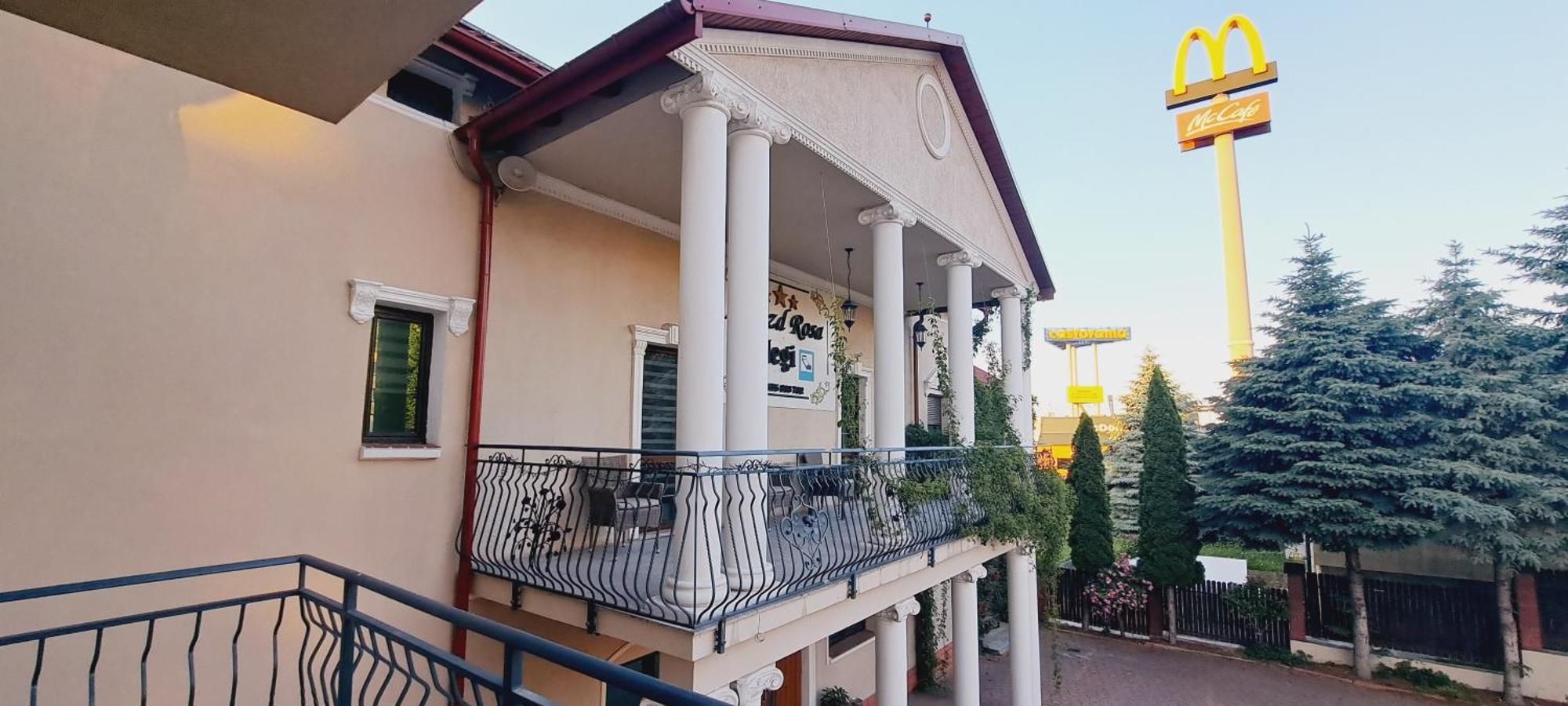 Hotel Rezydencja Rosa Przemyśl Buitenkant foto