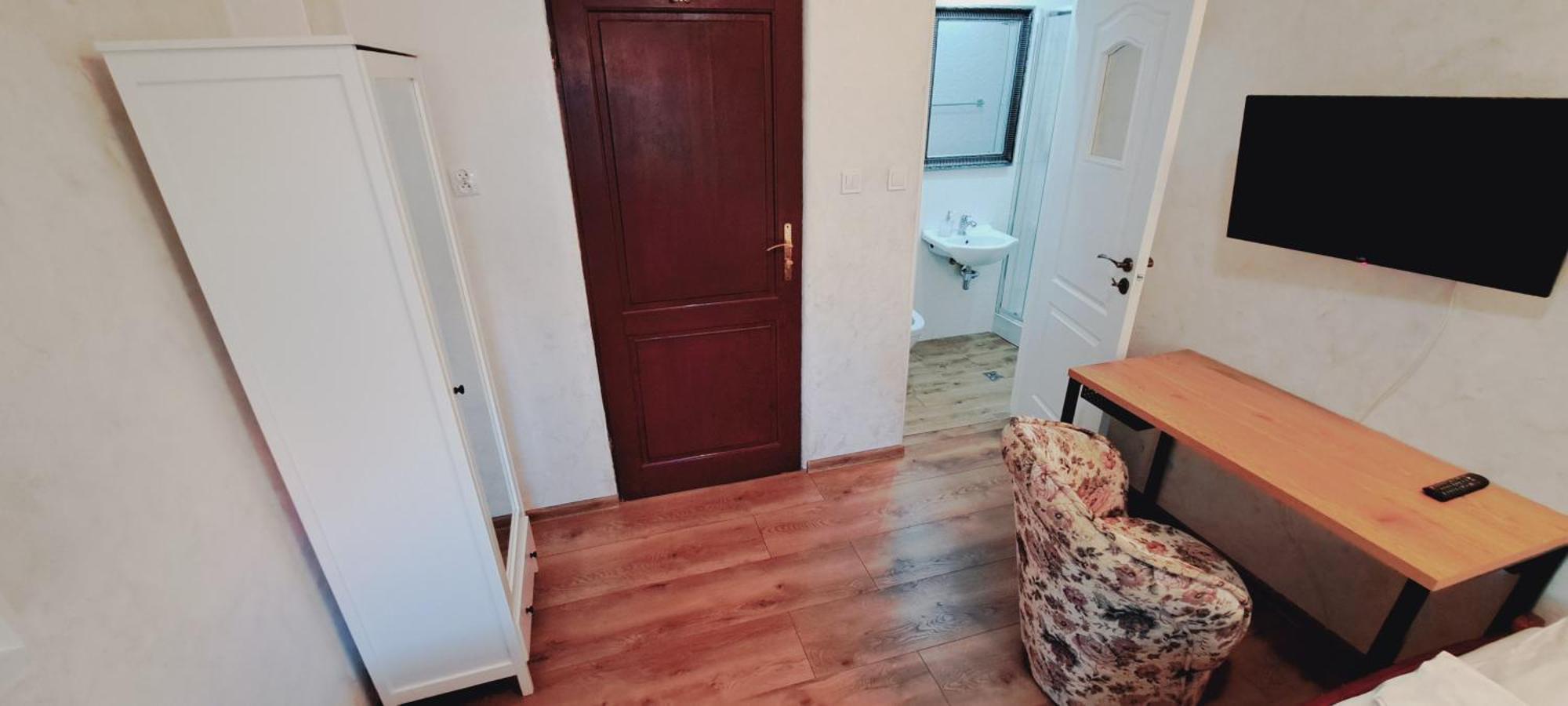 Hotel Rezydencja Rosa Przemyśl Buitenkant foto