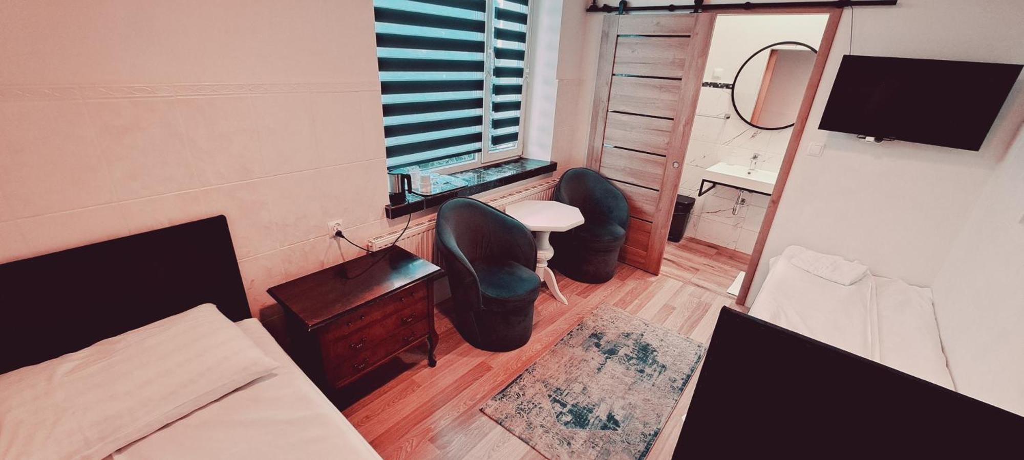 Hotel Rezydencja Rosa Przemyśl Buitenkant foto