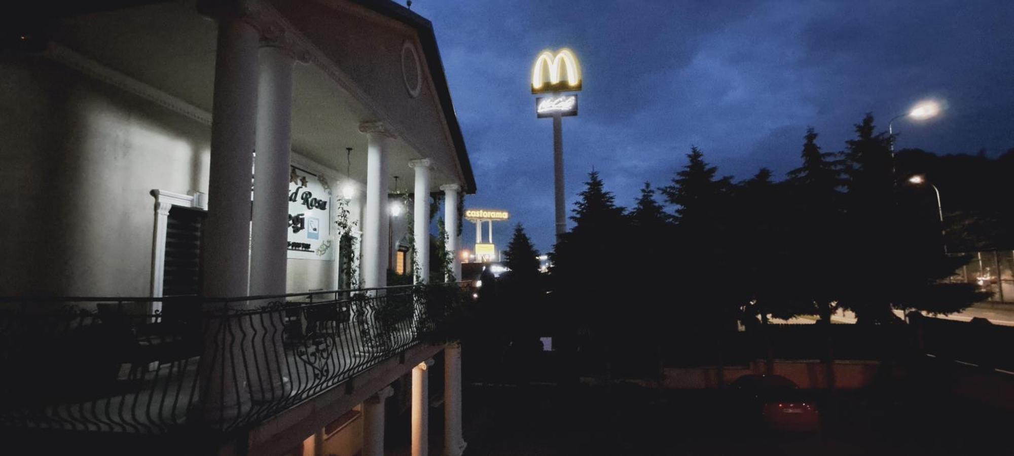 Hotel Rezydencja Rosa Przemyśl Buitenkant foto